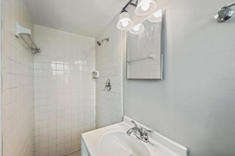 Villa ou maison à louer à Orlando, Floride: 5 chambres, 131.09 m2 № 2415493 - photo 13