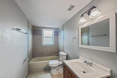 Villa ou maison à louer à Orlando, Floride: 5 chambres, 131.09 m2 № 2415493 - photo 11