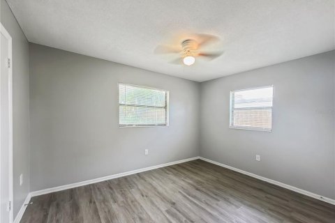 Villa ou maison à louer à Orlando, Floride: 5 chambres, 131.09 m2 № 2415493 - photo 8