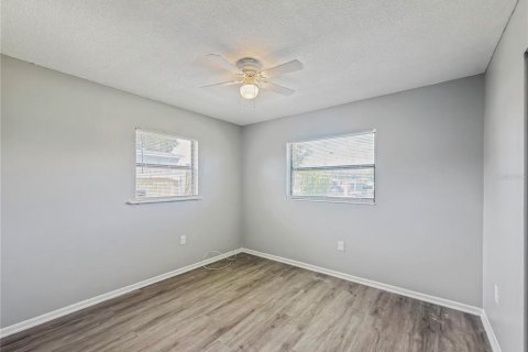 Villa ou maison à louer à Orlando, Floride: 5 chambres, 131.09 m2 № 2415493 - photo 7