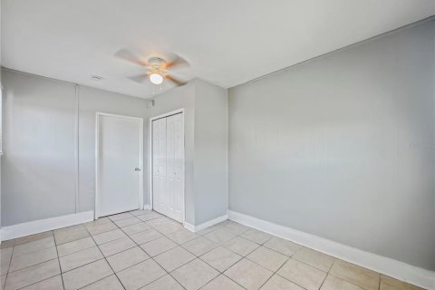Villa ou maison à louer à Orlando, Floride: 5 chambres, 131.09 m2 № 2415493 - photo 6