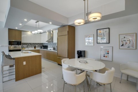 Condo in Hillsboro Beach, Florida, 3 bedrooms № 2186403 - photo 3