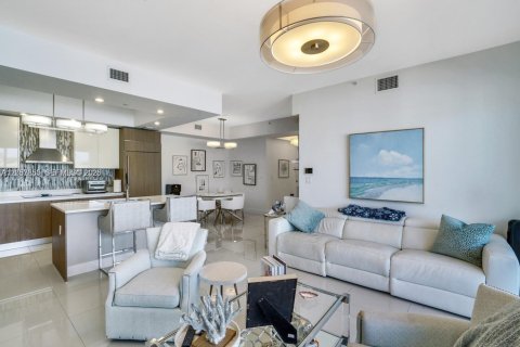 Condo in Hillsboro Beach, Florida, 3 bedrooms № 2186403 - photo 7