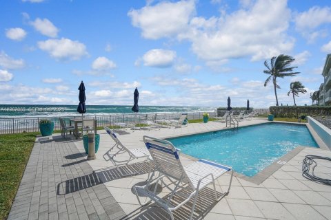 Condo in Hillsboro Beach, Florida, 3 bedrooms № 2186403 - photo 16