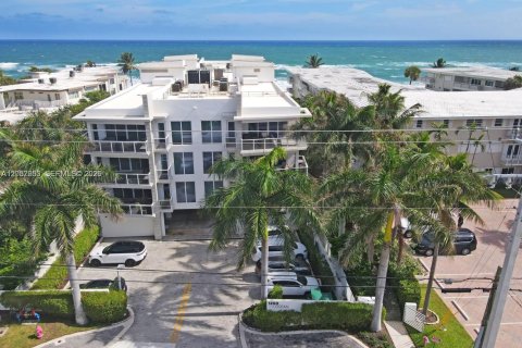 Condo in Hillsboro Beach, Florida, 3 bedrooms № 2186403 - photo 14