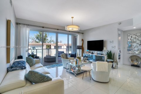 Condo in Hillsboro Beach, Florida, 3 bedrooms № 2186403 - photo 6