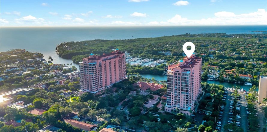 Кондоминиум с 3 спальнями в Корал-Гейблс, Флорида № 1956004