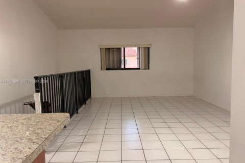 Condominio en alquiler en Hialeah, Florida, 2 dormitorios, 85.93 m2 № 2024501 - foto 11