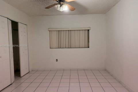 Condominio en alquiler en Hialeah, Florida, 2 dormitorios, 85.93 m2 № 2024501 - foto 8