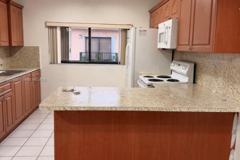 Condominio en alquiler en Hialeah, Florida, 2 dormitorios, 85.93 m2 № 2024501 - foto 4