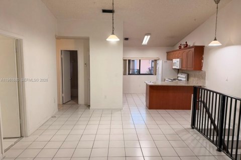 Condominio en Hialeah, Florida, 2 dormitorios  № 2024501