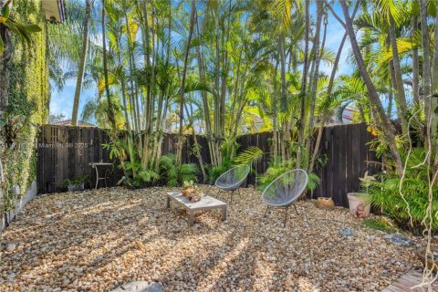 Villa ou maison à louer à Miami, Floride: 3 chambres, 161 m2 № 1966796 - photo 21