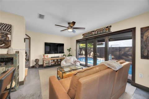 Villa ou maison à louer à Miami, Floride: 3 chambres, 161 m2 № 1966796 - photo 6