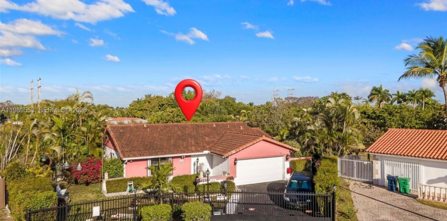 Дом в Майами, Флорида 3 спальни, 145.39м2 № 2051608