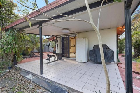 Купить виллу или дом в Майами, Флорида 3 спальни, 145.39м2, № 2051608 - фото 21