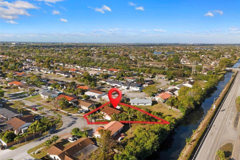 Купить виллу или дом в Майами, Флорида 3 спальни, 145.39м2, № 2051608 - фото 4