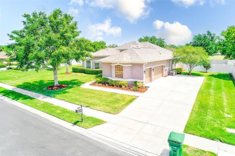 Casa en alquiler en New Port Richey, Florida, 5 dormitorios, 294.41 m2 № 1906454 - foto 3