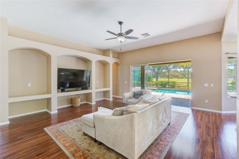 Casa en alquiler en New Port Richey, Florida, 5 dormitorios, 294.41 m2 № 1906454 - foto 8
