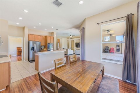 Casa en alquiler en New Port Richey, Florida, 5 dormitorios, 294.41 m2 № 1906454 - foto 19