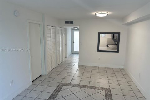 Copropriété à louer à Miami Beach, Floride: 1 chambre, 69.86 m2 № 1960339 - photo 14