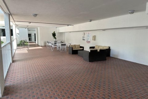 Copropriété à louer à Miami Beach, Floride: 1 chambre, 69.86 m2 № 1960339 - photo 4