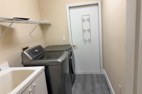 House in Sarasota, Florida 4 bedrooms, 264.31 sq.m. № 2377834 - photo 12