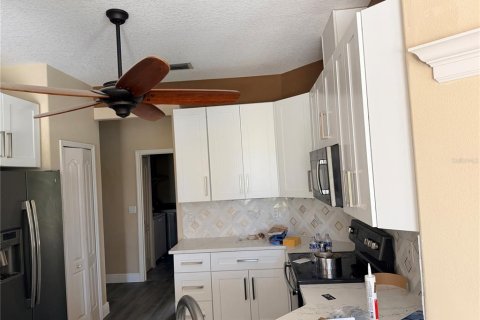 House in Sarasota, Florida 4 bedrooms, 264.31 sq.m. № 2377834 - photo 9