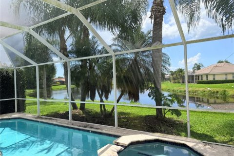 House in Sarasota, Florida 4 bedrooms, 264.31 sq.m. № 2377834 - photo 7