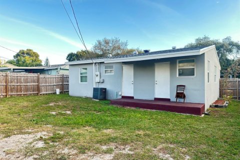 House in West Palm Beach, Florida 3 bedrooms, 84.26 sq.m. № 2182752 - photo 14
