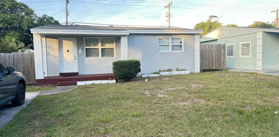 House in West Palm Beach, Florida 3 bedrooms, 84.26 sq.m. № 2182752