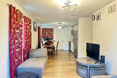 House in West Palm Beach, Florida 3 bedrooms, 84.26 sq.m. № 2182752 - photo 3