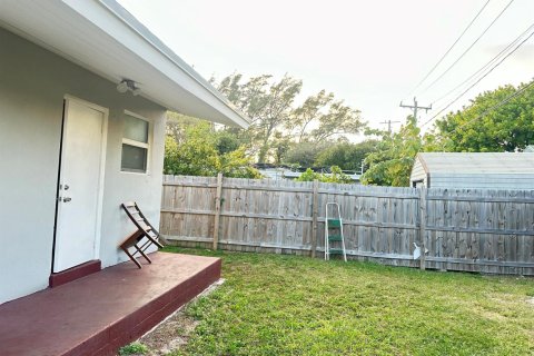 House in West Palm Beach, Florida 3 bedrooms, 84.26 sq.m. № 2182752 - photo 10