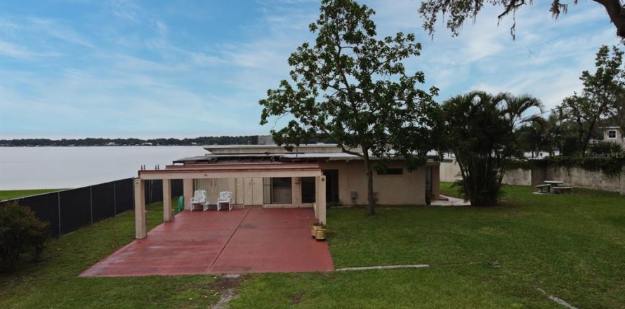 House in Orlando, Florida 2 bedrooms, 164.99 sq.m. № 1773787