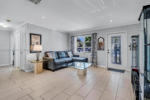 Villa ou maison à vendre à Tamarac, Floride: 3 chambres, 109.81 m2 № 2176438 - photo 21