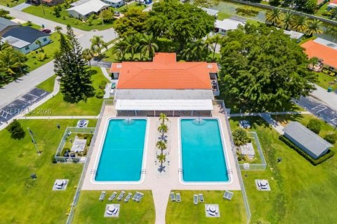 Villa ou maison à vendre à Tamarac, Floride: 3 chambres, 109.81 m2 № 2176438 - photo 11
