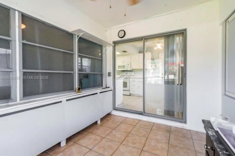 Villa ou maison à vendre à Tamarac, Floride: 3 chambres, 109.81 m2 № 2176438 - photo 28