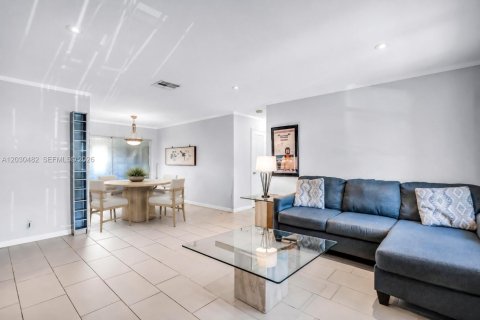 Villa ou maison à vendre à Tamarac, Floride: 3 chambres, 109.81 m2 № 2176438 - photo 22