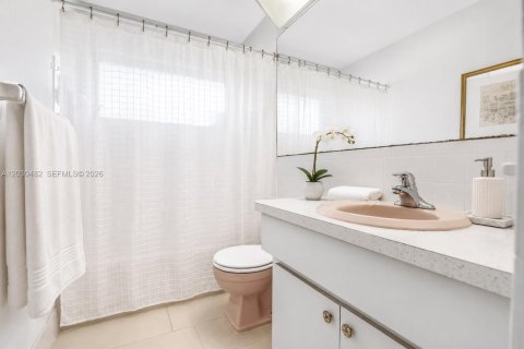 Villa ou maison à vendre à Tamarac, Floride: 3 chambres, 109.81 m2 № 2176438 - photo 5