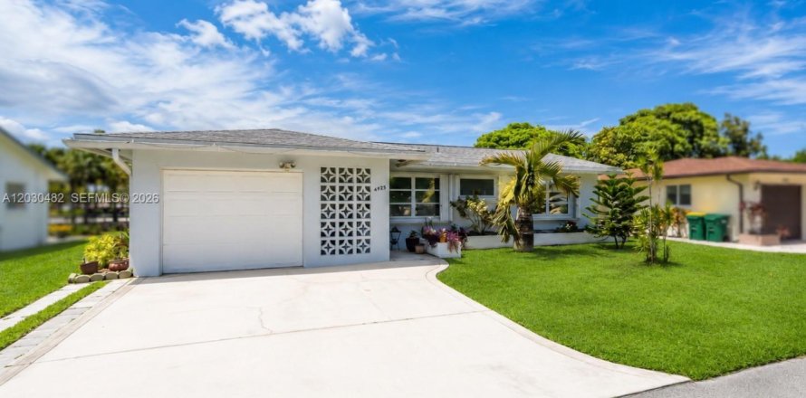 Villa ou maison à Tamarac, Floride 3 chambres, 109.81 m2 № 2176438
