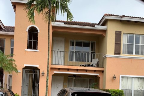 Condo à Palm Springs, Floride, 2 chambres  № 2351132