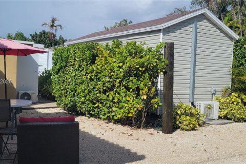 Villa ou maison à vendre à South Miami, Floride: 3 chambres, 138.24 m2 № 2085721 - photo 11