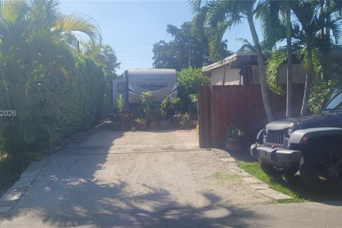 Villa ou maison à vendre à South Miami, Floride: 3 chambres, 138.24 m2 № 2085721 - photo 15