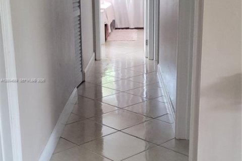 Villa ou maison à vendre à South Miami, Floride: 3 chambres, 138.24 m2 № 2085721 - photo 24