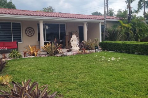 Villa ou maison à vendre à South Miami, Floride: 3 chambres, 138.24 m2 № 2085721 - photo 4
