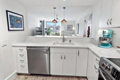 Copropriété à vendre à Hutchinson Island South, Floride: 2 chambres, 109.07 m2 № 2192909 - photo 8