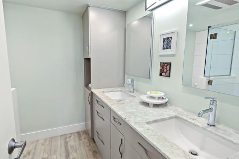 Copropriété à vendre à Hutchinson Island South, Floride: 2 chambres, 109.07 m2 № 2192909 - photo 17