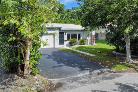 House in Miami, Florida 2 bedrooms, 109.62 sq.m. № 2069569 - photo 29