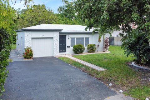 House in Miami, Florida 2 bedrooms, 109.62 sq.m. № 2069569 - photo 26