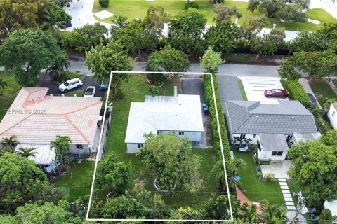 House in Miami, Florida 2 bedrooms, 109.62 sq.m. № 2069569 - photo 25