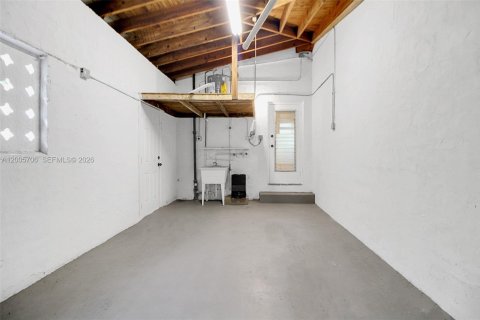 House in Miami, Florida 2 bedrooms, 109.62 sq.m. № 2069569 - photo 21